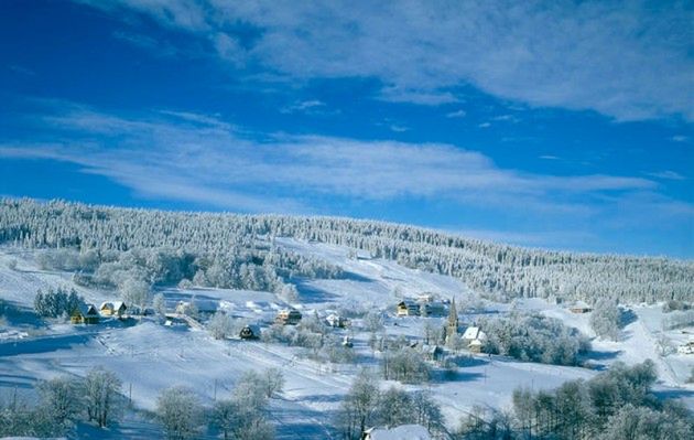 Uzdrowiska i skalne labirynty