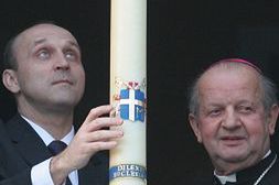 Abp Dziwisz i premier Marcinkiewicz uczcili ofiary holokaustu