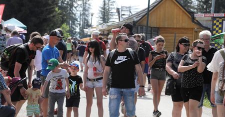 Policja w Zakopanem ostrzega, wraca plaga z Krupówek. Nie daj się nabrać