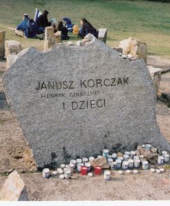 Warszawa. Janusz Korczak i dzieci. 5 sierpnia wyszli w ostatnią drogę