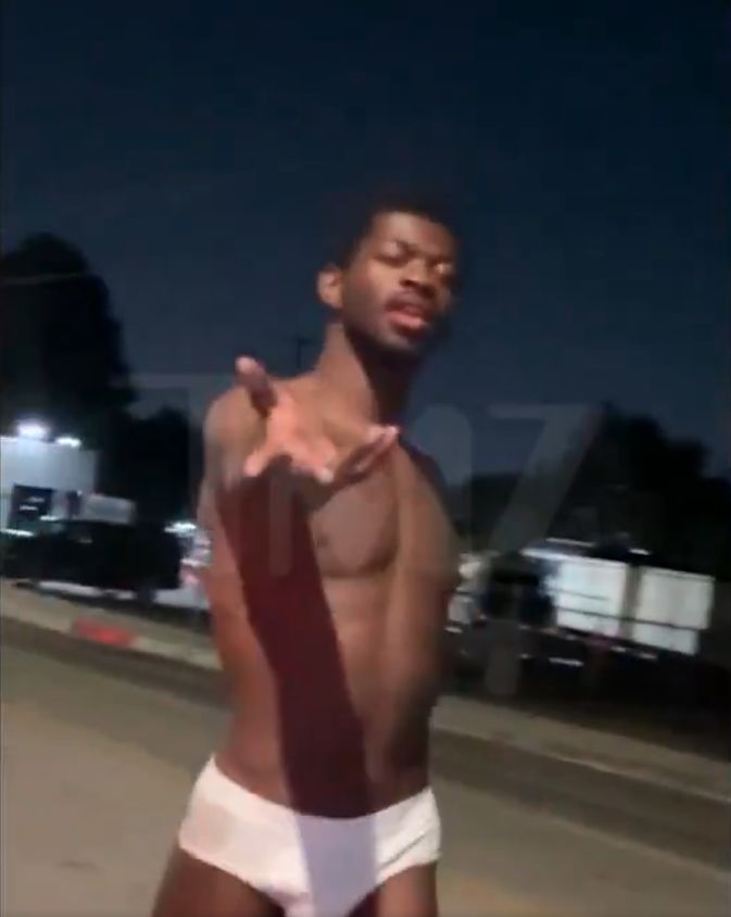 Lil Nas X paradował w bieliźnie i kowbojkach