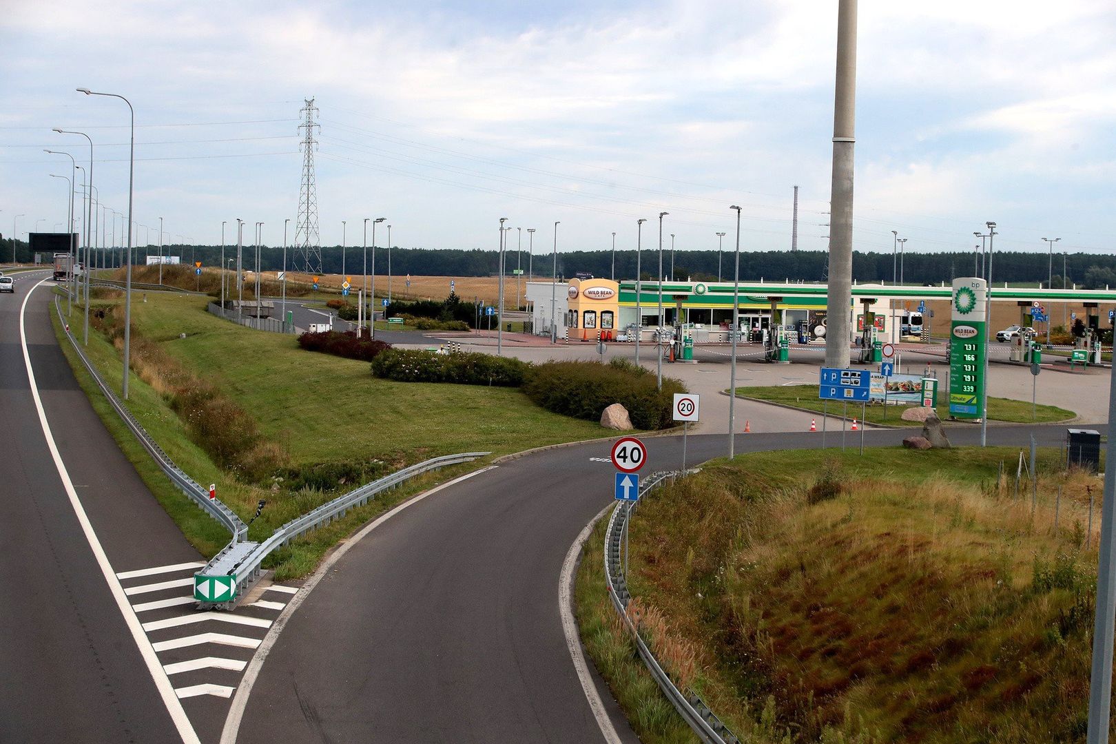 Wiele osób uważa, że zakaz kupowanie alkoholu na stacjach spowoduje, że Polsce będę mniej pić