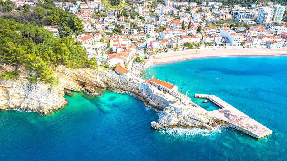 Petrovac to jeden z najbardziej znanych kurortów w Czarnogórze