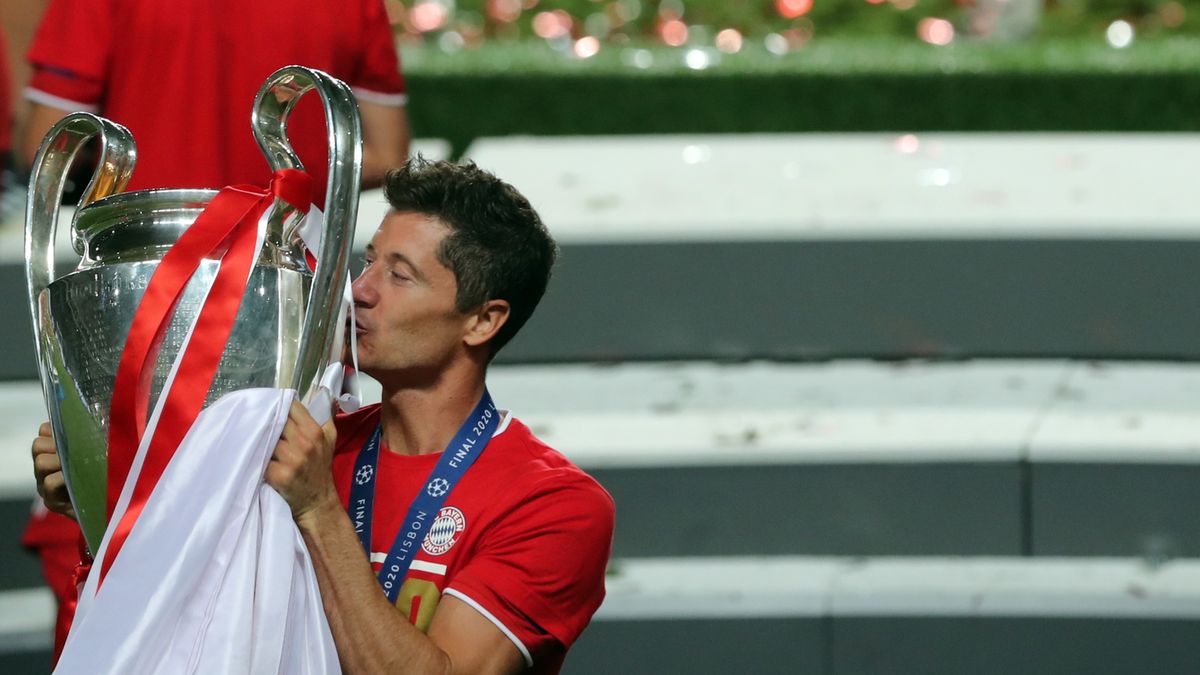 PAP/EPA / Miguel A. Lopes  / Na zdjęciu: Robert Lewandowski