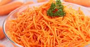 Nic tak nie podkręca smaku surówki z marchewki. Wystarczy łyżeczka