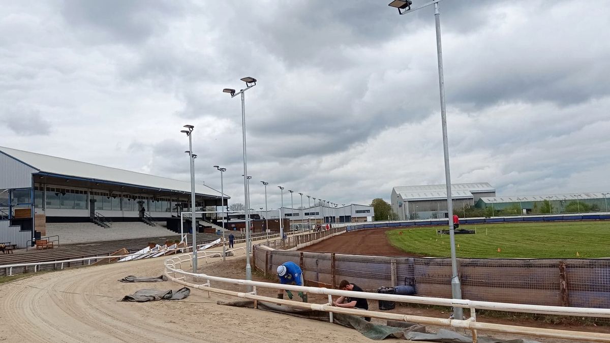 Zdjęcie okładkowe artykułu: Archiwum prywatne / Stanisław Wrona / Na zdjęciu: Stadion Newcastle Diamonds