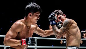 Waga słomkowa Muay Thai rządzi na ONE Friday Fights 152. Na żywo w Fightklubie!