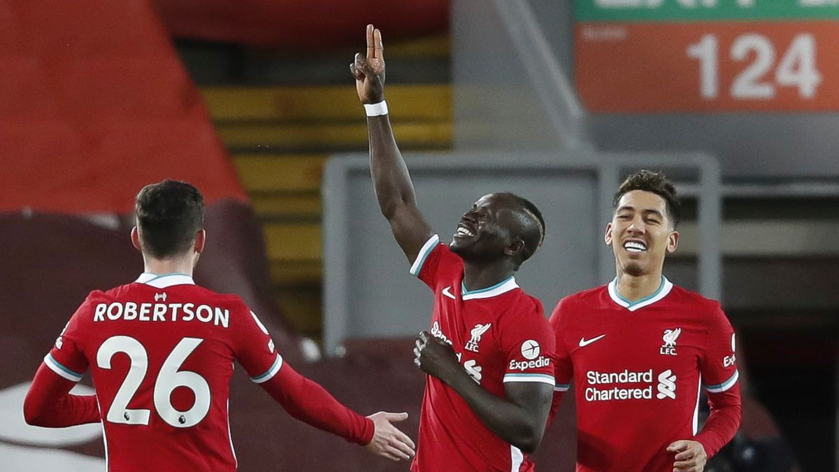 PAP/EPA / Clive Brunskill  / Na zdjęciu: piłkarze Liverpool FC