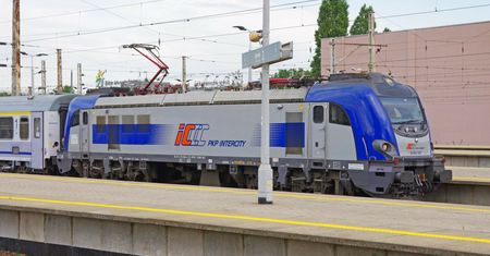 PKP Intercity na zakupach. Nowe lokomotywy za ponad miliard złotych