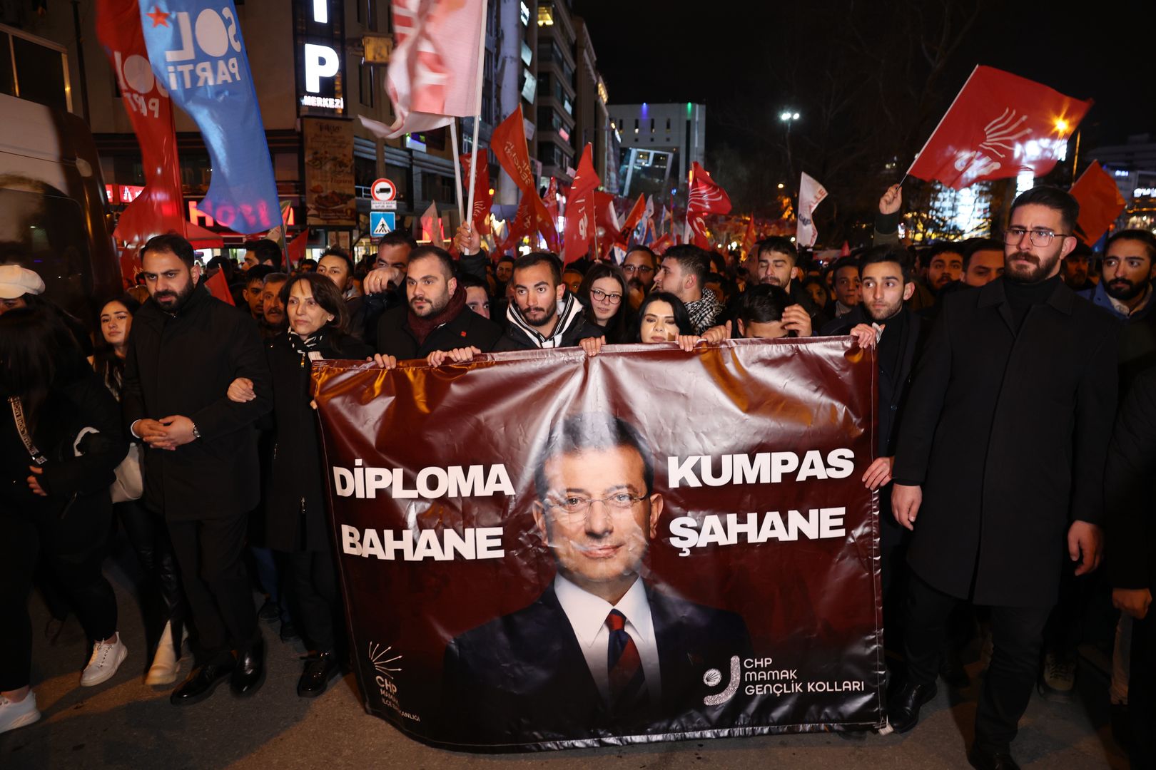 Zatrzymanie adwokata Ekrema Imamoglu. Kontrowersje wokół zarzutów