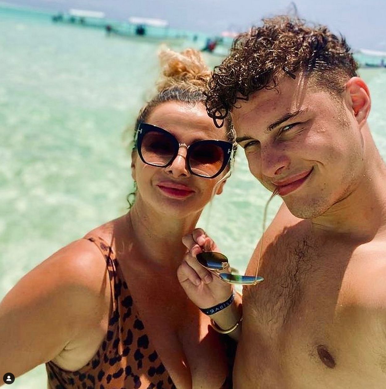 Adam Zdrójkowski z mamą na Zanzibarze