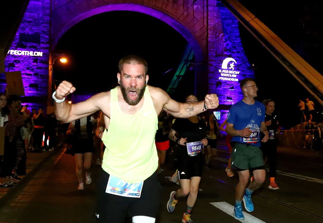 11. PKO Nocny Wrocław Półmaraton. Prawie 13 tysięcy osób biegło ulicami Wrocławia
