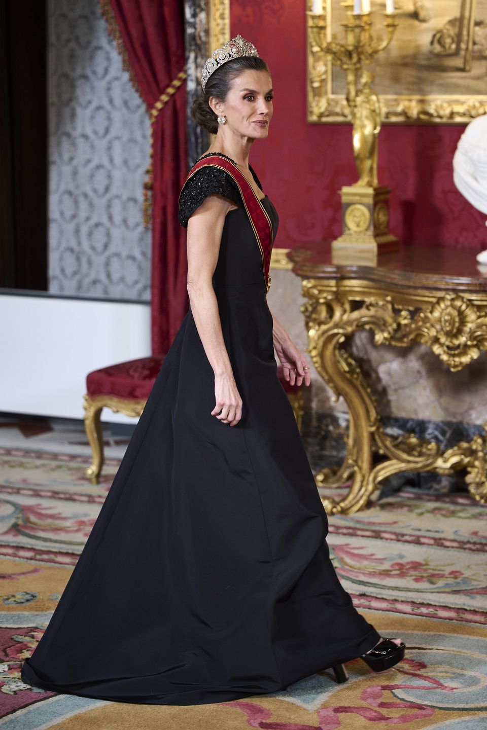 Królowa Letizia zadaje szyku na uroczystej kolacji