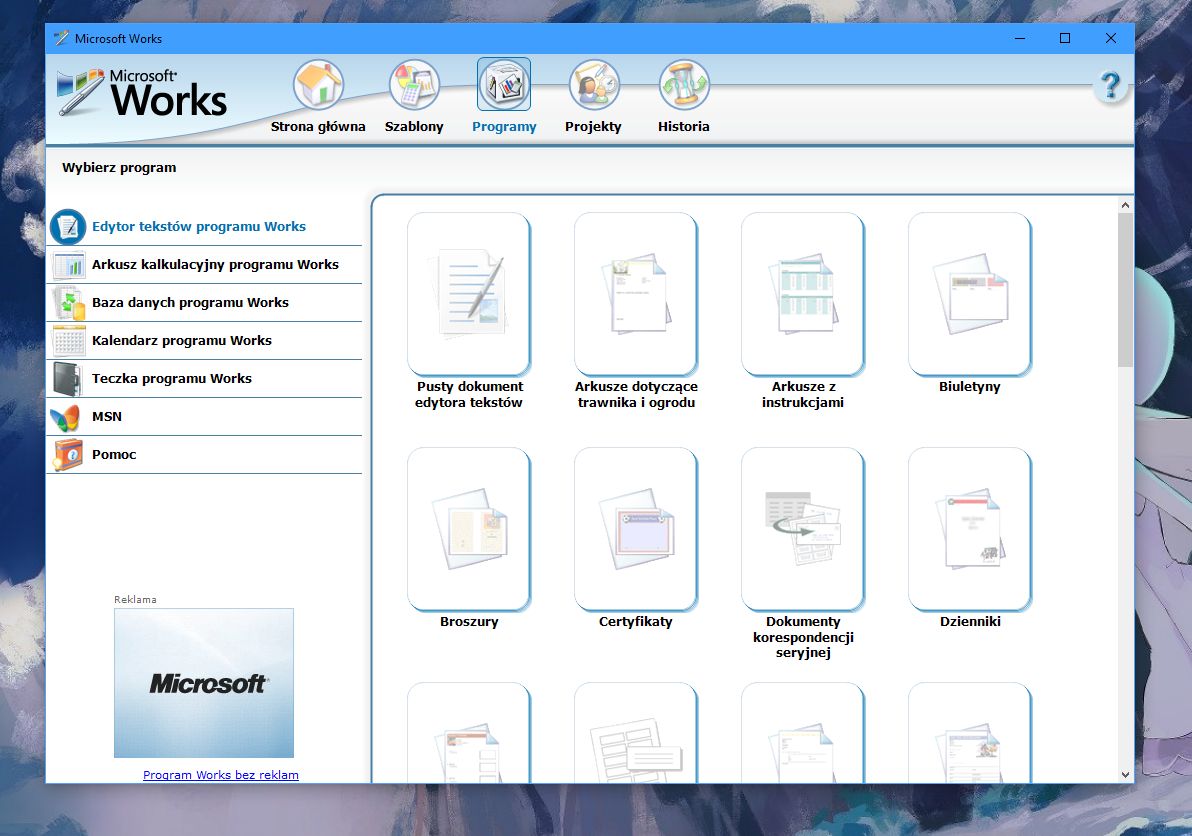 Pakiet Works, oraz dawne tańsze wersje pakietu Office, nie zawierały PowerPointa. Był on uznany za narzędzie dla profesjonalistów, choć efekty często na to nie wskazywały