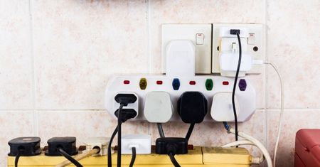 Instalacja elektryczna w domu. W co zainwestować, by wygodniej mieszkać?