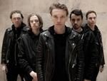 Jamie Campbell Bower z zespołem Counterfeit na koncertach w Polsce