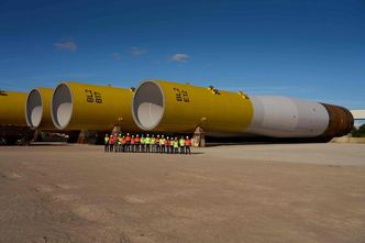 Pierwsze stalowe kolosy gotowe. Inwestycja na Bałtyku nabiera tempa