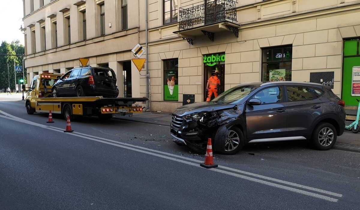 Kolizja toyoty z hyundaiem na ul. Kołłątaja