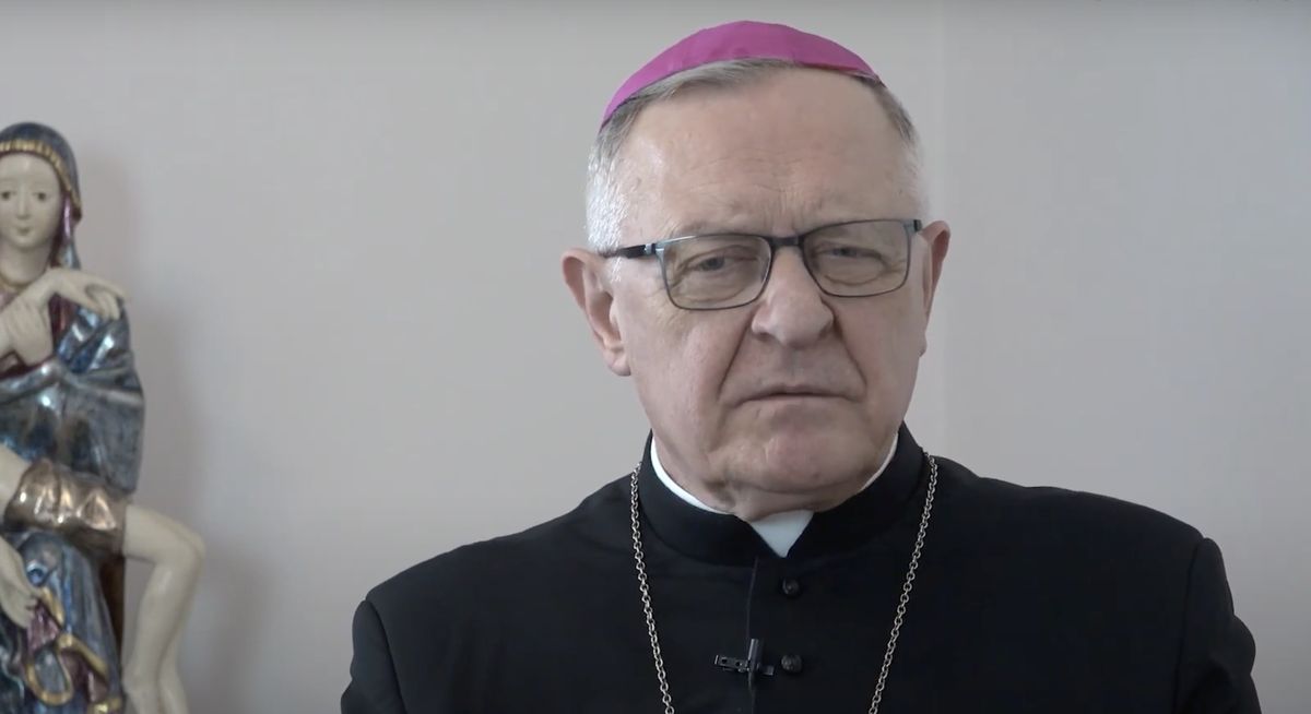 Bp Edward Dajczak złożył rezygnację. "Odchodzę spokojnie, z ulgą"