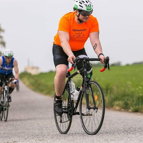 Jacek Tomczak ma już całkiem spore doświadczenie w triathlonie, ale nie na dłuższych dystansach