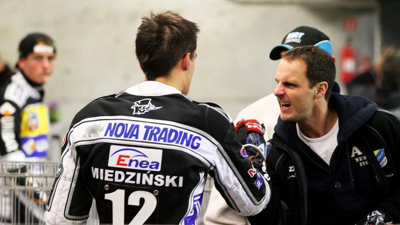 Zdjęcie okładkowe artykułu: WP SportoweFakty / Łukasz Trzeszczkowski / Na zdjęciu: Adrian Miedziński i Ryan Sullivan przybijają piątkę