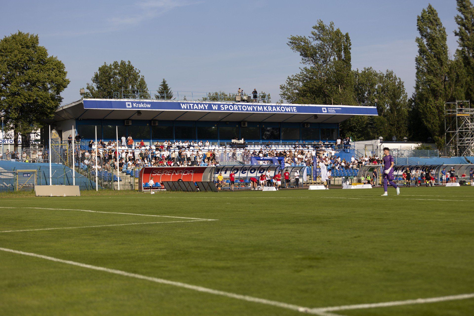 Na mecze Hutnika wejść może 999 widzów