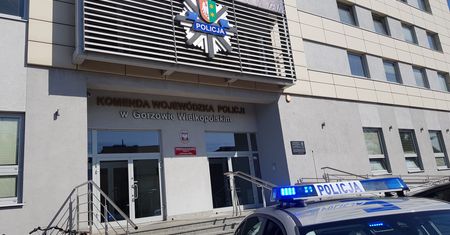 Strzały na komendzie policji. Policjant z Gorzowa walczy o życie