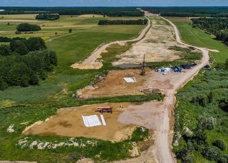 Nieco ponad rok do terminu, a zamiast A2 jest szczere pole. Widmo opóźnienia coraz wyraźniejsze
