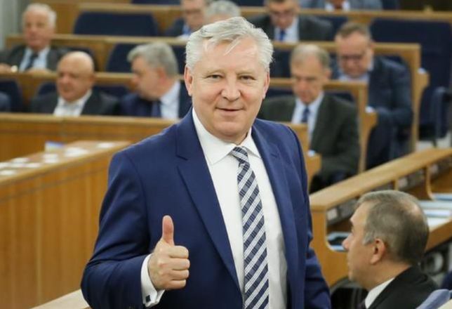 Zawieszony senator Jan Dobrzyński