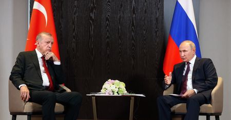 Władimir Putin czekał na Recepa Erdogana. Zemścił się w subtelny sposób