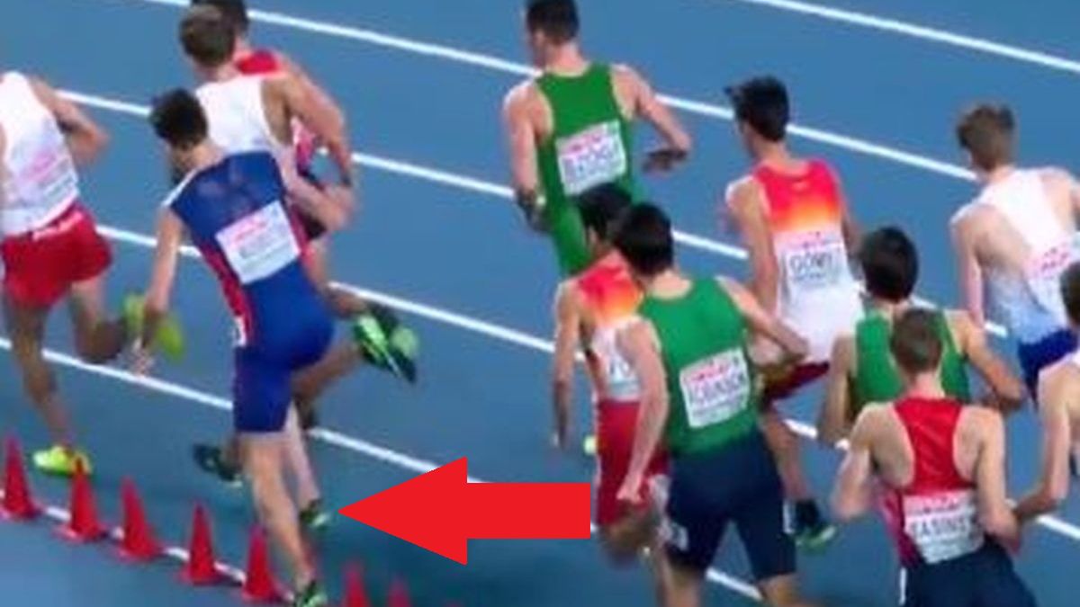Twitter / TVP Sport / Moment jak Ingebrigtsen wychodzi poza bieżnię podczas biegu na 1500 metrów