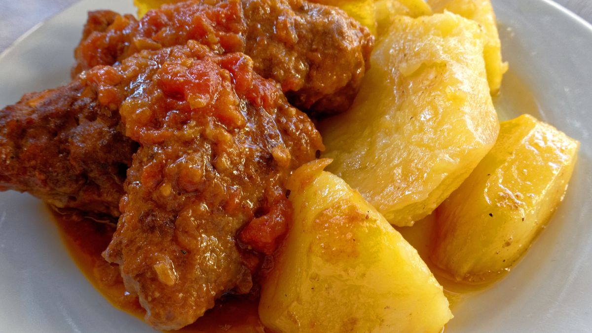 Greckie klopsiki w pomidorowym sosie