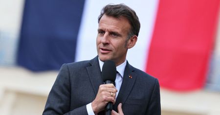 "Jestem zaniepokojony". Macron reaguje po przełomie na Bliskim Wschodzie