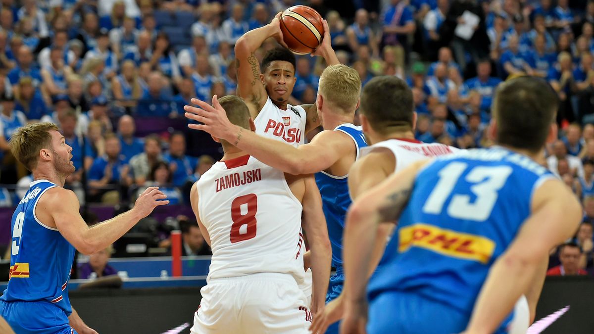 Zdjęcie okładkowe artykułu: PAP / Adam Warżawa / A.J. Slaughter w akcji podczas EuroBasketu 2017