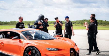 Legalnie pojechali 400 km/h. Bugatti zaprosiło właścicieli Chirona na specjalny tor