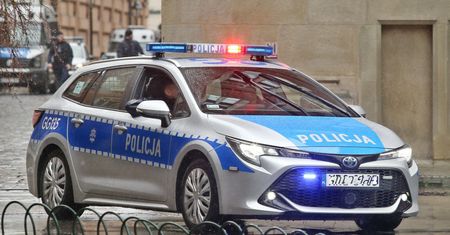 "Szybcy i Wściekli" po polsku. 2 promile, staranowany radiowóz, 100 km/h bez jednej opony