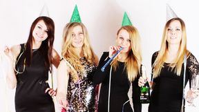 Zobacz podprowadzające Włókniarza w sylwestrowych kreacjach (zdjęcia)