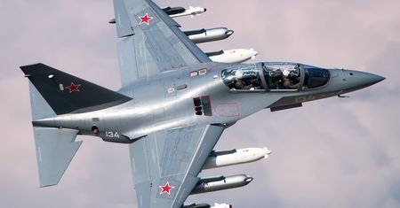 Nowy rosyjski samolot szturmowy. Jak-130M następcą Su-25
