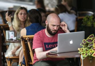 Najlepsi wyciągają ponad 10 tys. miesięcznie. Freelancerzy zarabiają coraz lepiej