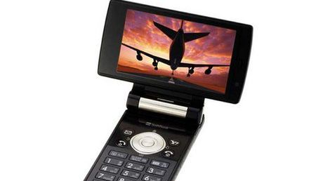 Sharp SH-920 Aquos - mały telewizor w komórce 1