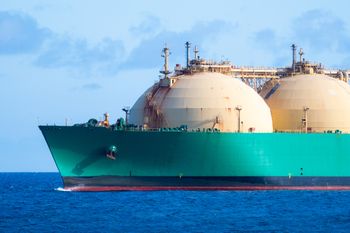 Cieśnina Ormuz zamknięta na 25 dni? Oto możliwe skutki