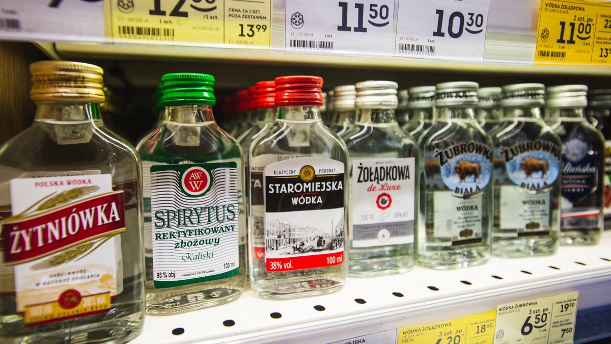 reporter_baza_2020-12
19.12.2020 - Gdansk, Malpki zmieniaja rozmiar, Alkohol w sklepach. Nowy podatek od tak zwanych mapek. Ustawa wprowadzajaca oplaty cukrowa   n/z  Fot. Karol Makurat/REPORTER
Karol Makurat/REPORTER