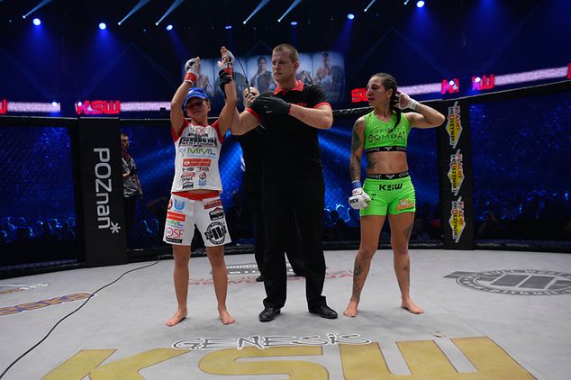 Karolina Kowalkiewicz (z lewej) to najgroźniejsza rywalka Joanny Jędrzejczyk na krajowym podwórku