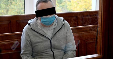 Przyznał się do zabicia trzech kobiet. Broni współpracowników