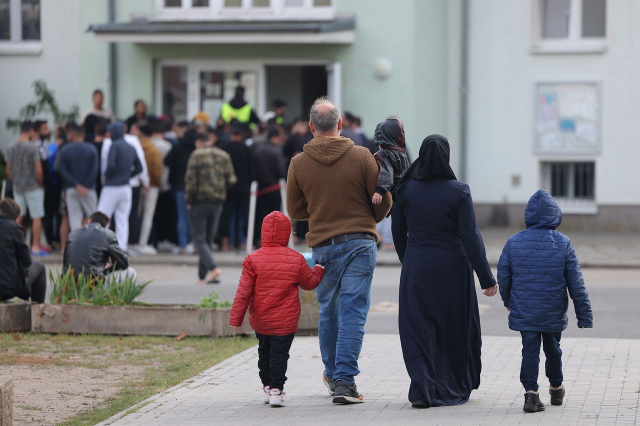 Niemcy zdecydowali. Imigranci już nie dostaną gotówki