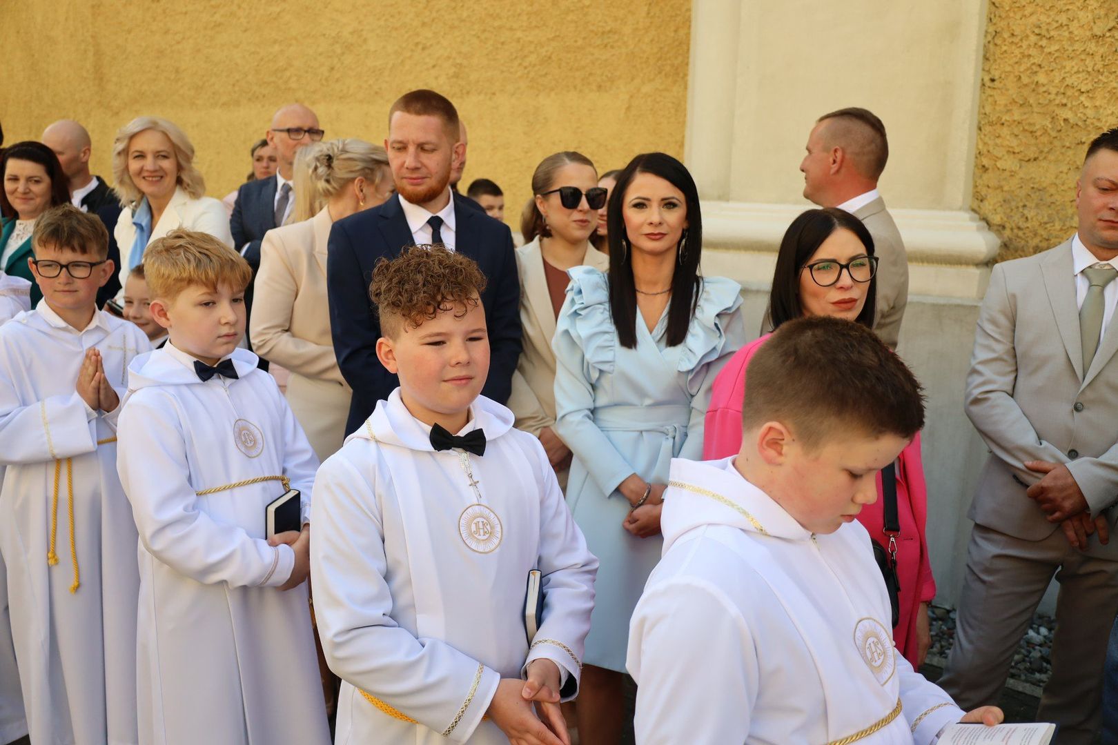 W tym ważnym dniu dzieciom towarzyszyły rodziny, najbliżsi i znajomi