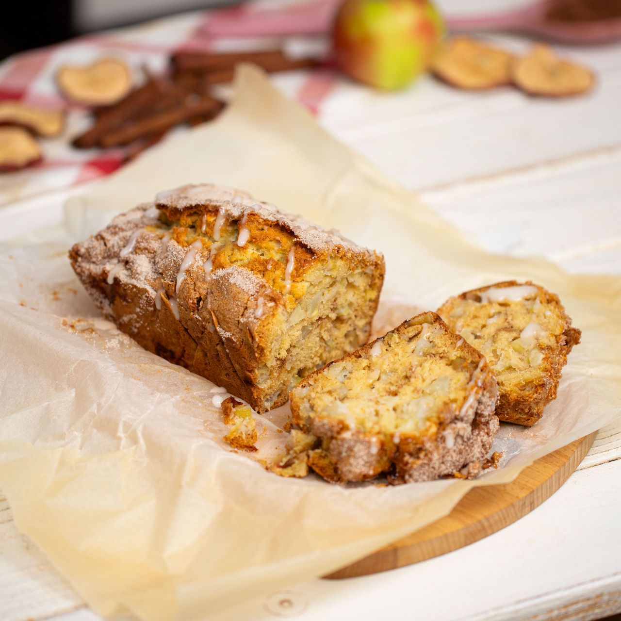 Apple-cinnamon bread