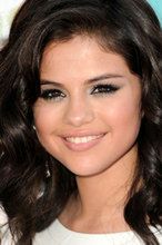 Selena Gomez woli z rodzicami