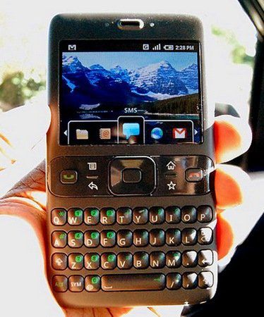 Android nieoficjalnie w prototypowej komórce 1