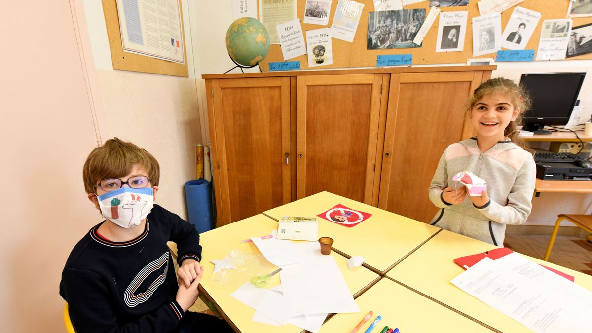 Naukowcy rekomendują opóźnienie powrotu dzieci do szkół